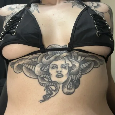 mistress_larentiah