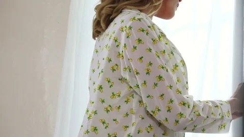 Mofos: Voyeur's Wet and Wild