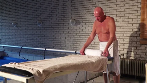 s****een: Pleasuring the Seniors in Style