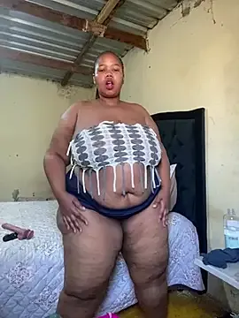 Curvycandy95