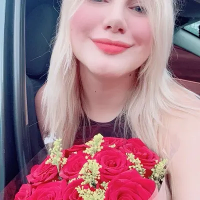 Charm lives in the details.🌹💖