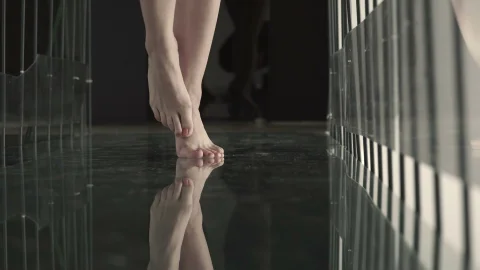 21 Foot Art: Sucking Toes While Pounding Pussy