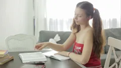 Daily Sex Dose: Peachy Swaps Books for BJs with Friend