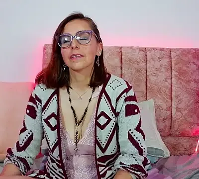 Ava_Raye