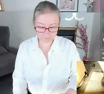 Alexandra_Kind