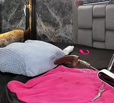Couple_Gold69