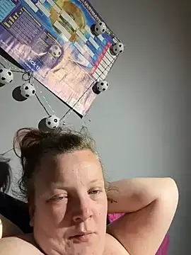busty-bella1
