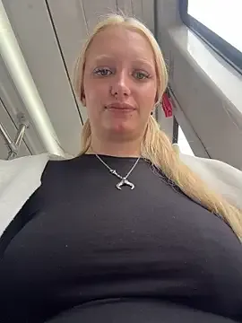 Elfi_InPublic
