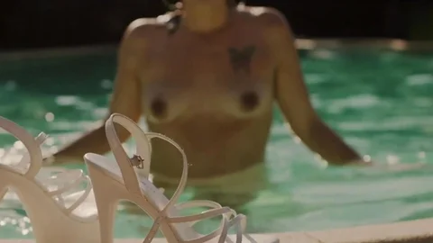 MariskaX: Rides a hard dick outdoors