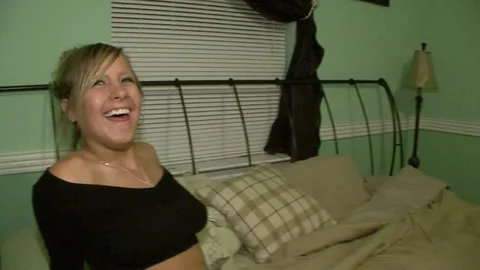 dreamgirls: Wetness Overflowing From Shaved Haven