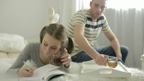 Teen Bitch Club: Textbooks and Testicles: Alice's Dilemma