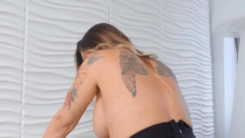 IKnowThatGirl: Lily Veroni seduce in office