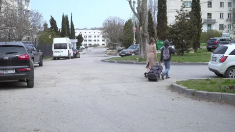 video art holland: Eliza's Late, But Her Snatch Is Ready