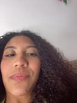 Daphnne_Curly