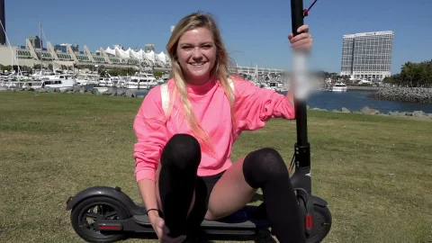 bang! originals: Exhibitionist Chloe Rides the Wind