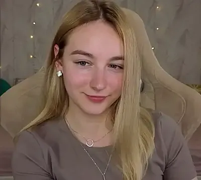 Shy_Polly