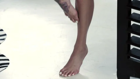 21 Foot Art: High Heels & Hot Sex: Suzy's Rainbow Parade