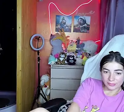 Fiery_Brunette_