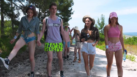 video art holland movies: Hike Heats Up with Elise