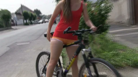 seventeen: Pussy Pounded: Outdoor Fun