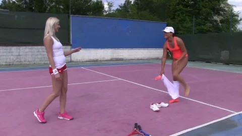 s****een: Racquetless Rendezvous for Babes
