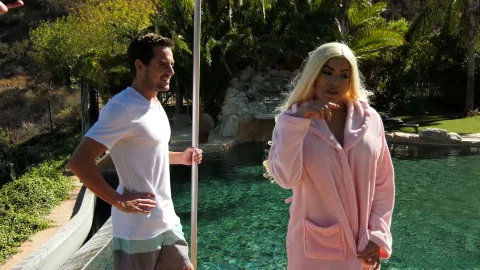 Squirtalicious: Backyard Splash: Luna Star's Gushing Lesson