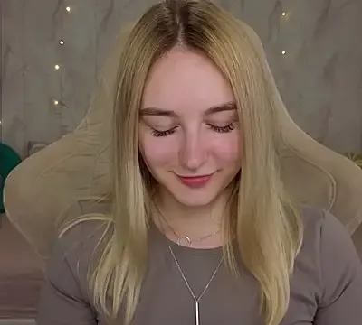 Shy_Polly