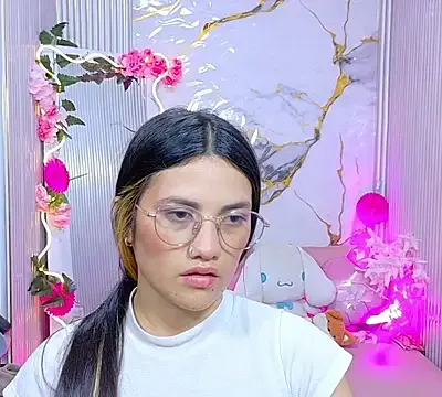 Chiara_tay