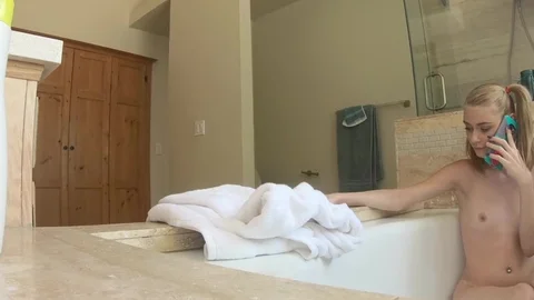 SpyFam: Bathroom Boner for Bro