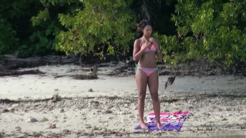 Mofos: Sunbathing with a Stranger