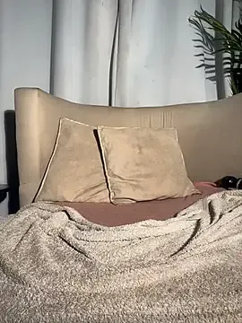 MiaFoxie_