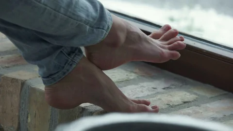 21 Foot Art: Barefoot Beauty: Doris Ivy's Jizz-Filled Feet