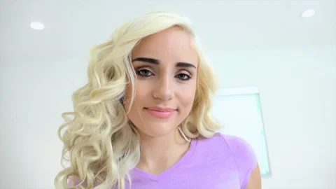 Mofos: A Weighed Decision to Get It On with Naomi