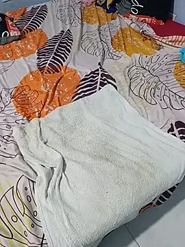 HotwifeLatinCuckoldCouple