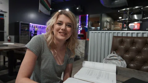 Reality Kings: Dez's Titillating Textbook Dilemma