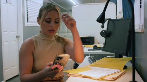 Dirty office fuck with wet pantyhose boss