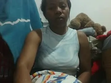 aicha_boobs