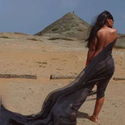 Sensual in the desert 🌞