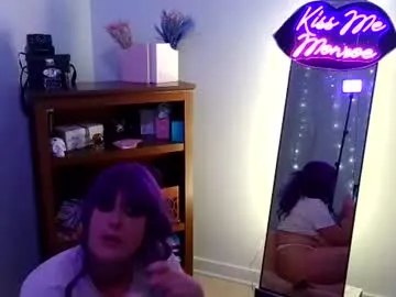kiss_me_monroe