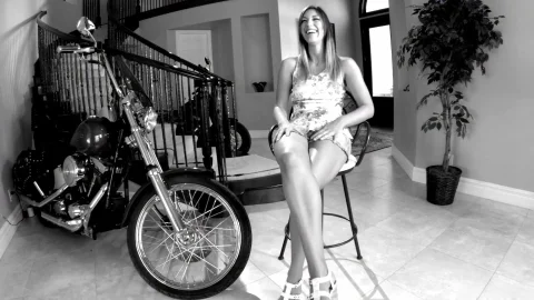 airerose entertainment: Spreading Legs Wide for Every Man