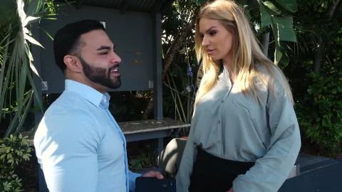 Blonde Delight in Straight Heat