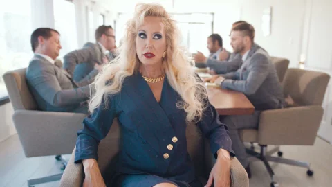 Girlcore: Businesswomen Bring Change to Boisterous Room