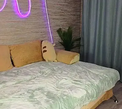Khloy_white