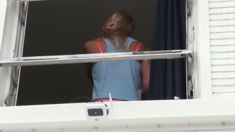 Mofos: Unable to Focus: Coco's Big Ass Jiggles in Your Face