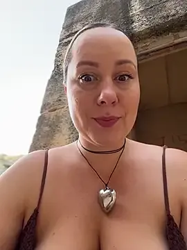 Mona_Plus