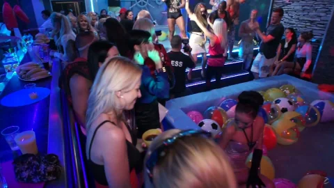 seventeen: The Best Kind of Party: Open Sex Galore