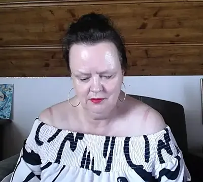 TiffanyMature