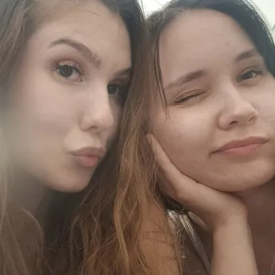 LisaAndSofa