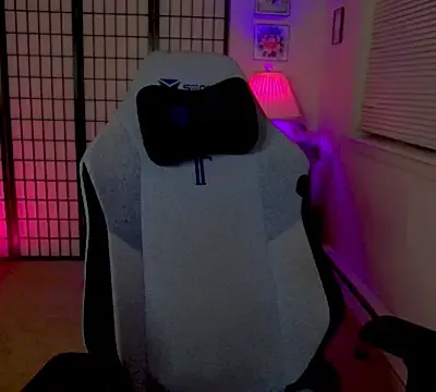 KiraSpitQueen