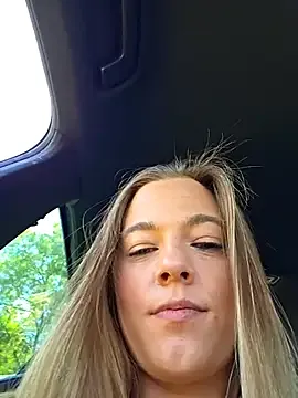 Luna_Lynn